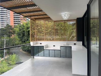 Casa de 4 alcobas en venta en El Poblado, Medellín, 441 m² · foto 3 de 20