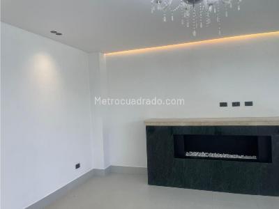 Casa de 4 alcobas en venta en El Poblado, Medellín, 441 m² · foto 4 de 20
