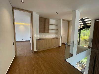 Casa de 4 alcobas en venta en El Poblado, Medellín, 441 m² · foto 8 de 20