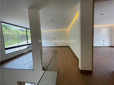 Casa de 4 alcobas en venta en El Poblado, Medellín, 441 m² · foto 11 de 20
