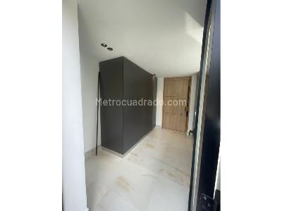 Casa de 4 alcobas en venta en El Poblado, Medellín, 441 m² · foto 14 de 20