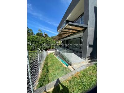 Casa de 4 alcobas en venta en El Poblado, Medellín, 441 m² · foto 15 de 20