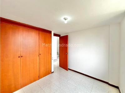 Apartamento de 4 alcobas en venta en El Poblado, Medellín, 117 m² · foto 7 de 19