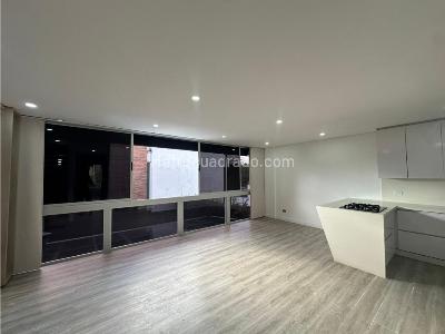 Casa de 3 alcobas en venta en Loma Del Chocho, Envigado, 290 m² · foto 4 de 13