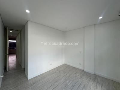 Casa de 3 alcobas en venta en Loma Del Chocho, Envigado, 290 m² · foto 6 de 13