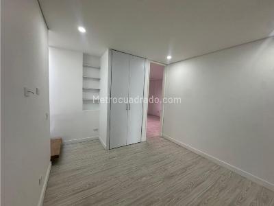 Casa de 3 alcobas en venta en Loma Del Chocho, Envigado, 290 m² · foto 8 de 13