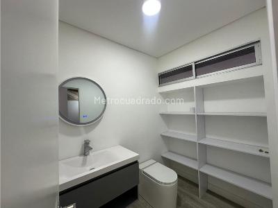 Casa de 3 alcobas en venta en Loma Del Chocho, Envigado, 290 m² · foto 11 de 13