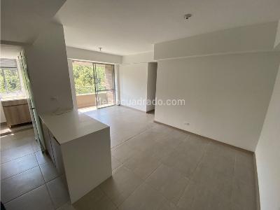 Apartamento de 3 alcobas en venta en Amazonia, Bello, 76 m² · foto 3 de 20