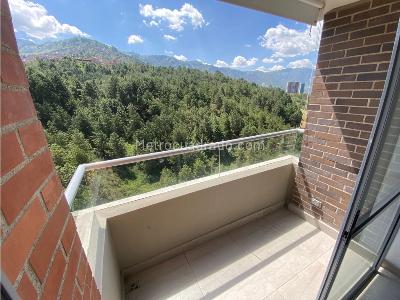 Apartamento de 3 alcobas en venta en Amazonia, Bello, 76 m² · foto 8 de 20