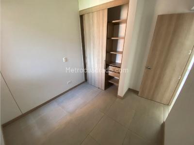 Apartamento de 3 alcobas en venta en Amazonia, Bello, 76 m² · foto 11 de 20