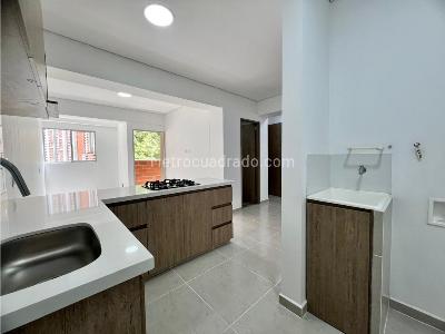 Apartamento de 1 alcoba en venta en Navarra Bello, Bello, 37 m² · foto 2 de 8