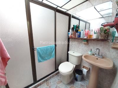 Casa de 4 alcobas en venta en La Florida, Bello, 97 m² · foto 13 de 13