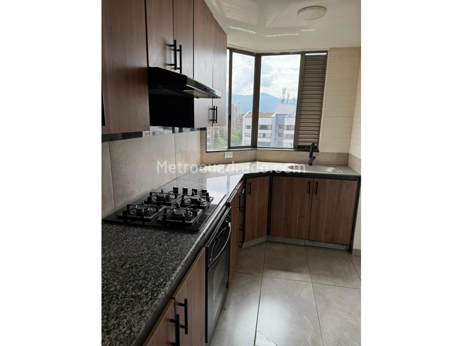 Apartamento de 3 habitaciones en venta en Poblado, Medellín — imagen 1 de 20
