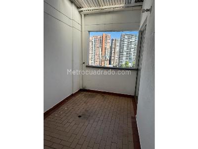 Apartamento de 4 alcobas en arriendo en El Poblado, Medellín, 150 m² · foto 9 de 12