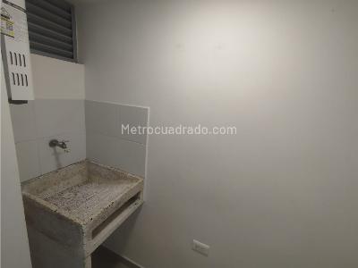 Apartamento de 3 alcobas en venta en Amazonia, Bello, 58 m² · foto 11 de 13