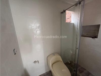 Apartamento de 3 alcobas en venta en Cabañas, Bello, 70 m² · foto 6 de 7