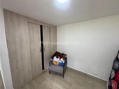 Apartamento de 3 alcobas en venta en Amazonia, Bello, 53 m² · foto 7 de 10