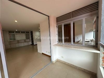 Apartamento de 2 alcobas en venta en Loma De Las Brujas, Envigado, 107 m² · foto 5 de 16