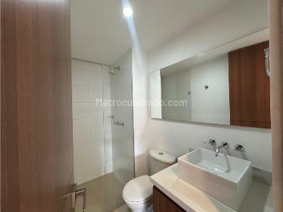 Apartamento de 2 alcobas en venta en Loma De Las Brujas, Envigado, 107 m² · foto 14 de 16