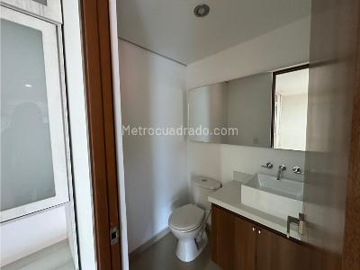 Apartamento de 2 alcobas en venta en Loma De Las Brujas, Envigado, 107 m² · foto 15 de 16