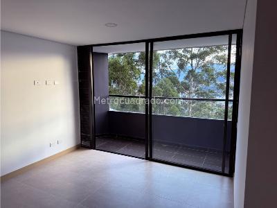 Apartamento de 3 alcobas en venta en El Poblado, Medellín, 79 m² · foto 3 de 11