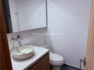 Apartamento de 3 alcobas en venta en El Poblado, Medellín, 79 m² · foto 9 de 11