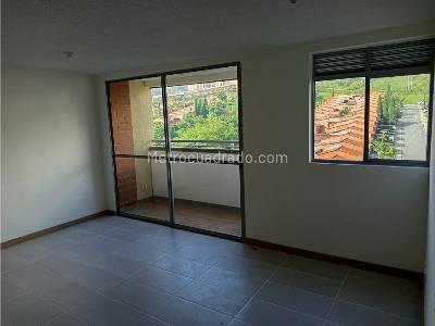 Apartamento de 3 alcobas en venta en Amazonia, Bello, 69 m² · foto 2 de 14