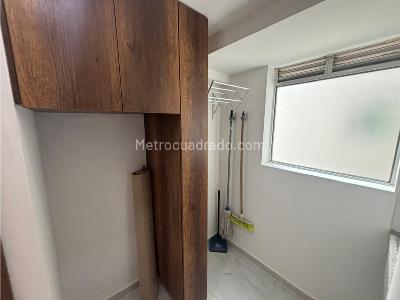 Apartamento de 3 alcobas en venta en Madera, Bello, 59 m² · foto 3 de 13