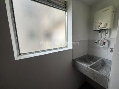 Apartamento de 3 alcobas en venta en Madera, Bello, 59 m² · foto 4 de 13
