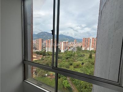 Apartamento de 3 alcobas en venta en Madera, Bello, 59 m² · foto 6 de 13