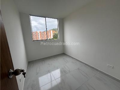 Apartamento de 3 alcobas en venta en Madera, Bello, 59 m² · foto 7 de 13