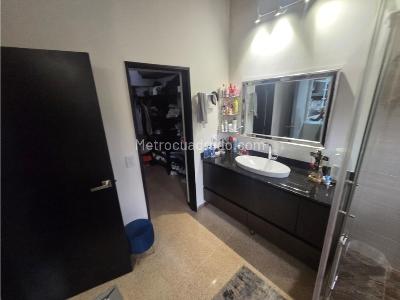 Casa de 3 alcobas en venta en Bosques El Chuscal, Envigado, 270 m² · foto 18 de 20