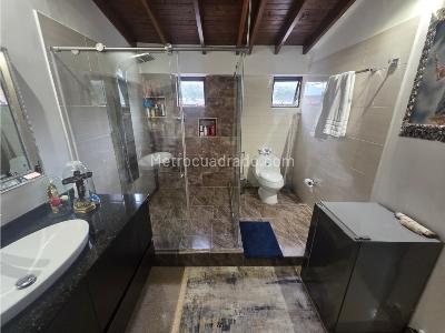 Casa de 3 alcobas en venta en Bosques El Chuscal, Envigado, 270 m² · foto 20 de 20