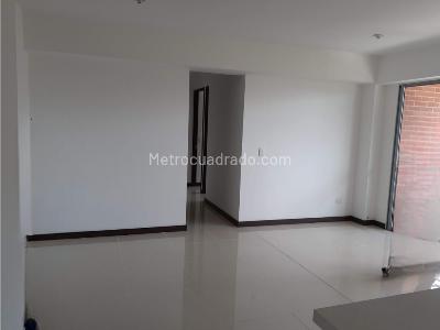 Apartamento de 3 alcobas en venta en Niquia, Bello, 72 m² · foto 3 de 12