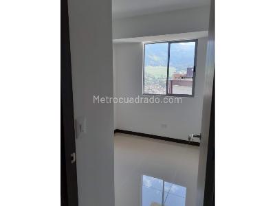 Apartamento de 3 alcobas en venta en Niquia, Bello, 72 m² · foto 4 de 12