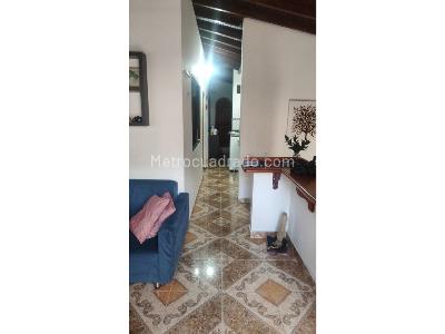 Apartamento de 2 alcobas en venta en Obrero, Bello, 60 m² · foto 3 de 8
