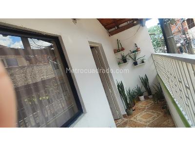 Apartamento de 2 alcobas en venta en Obrero, Bello, 60 m² · foto 4 de 8