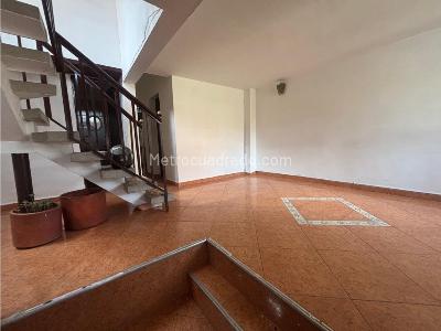 Casa de 4 alcobas en venta en Cabañas, Bello, 285 m² · foto 6 de 15