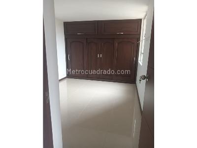 Apartamento de 3 alcobas en venta en Madera, Bello, 71 m² · foto 10 de 12