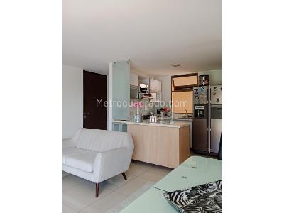 Apartamento de 3 alcobas en arriendo en Lalinde, Medellín, 90 m² · foto 3 de 10