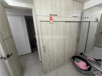 Apartamento de 4 alcobas en venta en Ciudad De Los Puerto Bello, Bello, 84 m² · foto 10 de 13