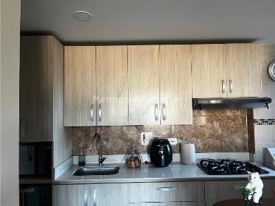 Apartamento en venta en Loma De Los Bernal, Medellín · foto 3 de 14
