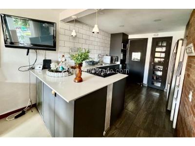 Casa de 4 alcobas en venta en Loma Del Esmeraldal, Envigado, 258 m² · foto 2 de 20