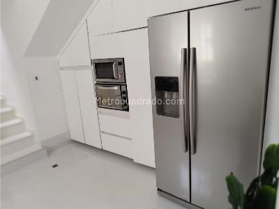 Casa de 5 alcobas en venta en Loma Del Escobero, Envigado, 256 m² · foto 3 de 20