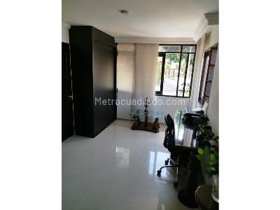 Casa de 5 alcobas en venta en Loma Del Escobero, Envigado, 256 m² · foto 8 de 20