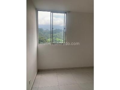 Apartamento de 2 alcobas en venta en San Jose, Sabaneta, 60 m² · foto 9 de 13