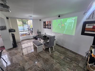 Casa de 5 alcobas en venta en Barrio La Florida, Sabaneta, 210 m² · foto 5 de 20