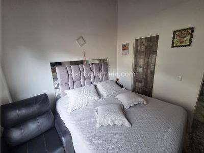 Casa de 5 alcobas en venta en Barrio La Florida, Sabaneta, 210 m² · foto 13 de 20