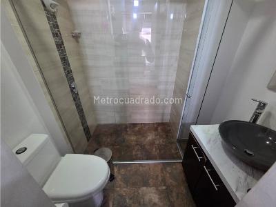 Casa de 5 alcobas en venta en Barrio La Florida, Sabaneta, 210 m² · foto 14 de 20