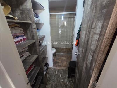 Casa de 5 alcobas en venta en Barrio La Florida, Sabaneta, 210 m² · foto 15 de 20